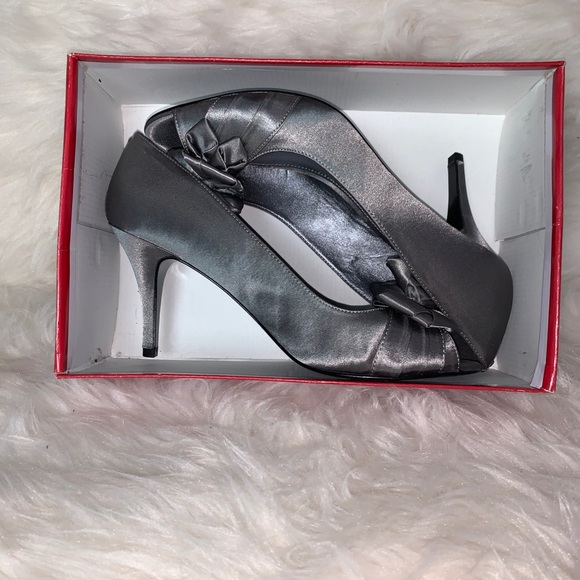 Maripe Dress PeepToe Heels - Picture 9 of 16